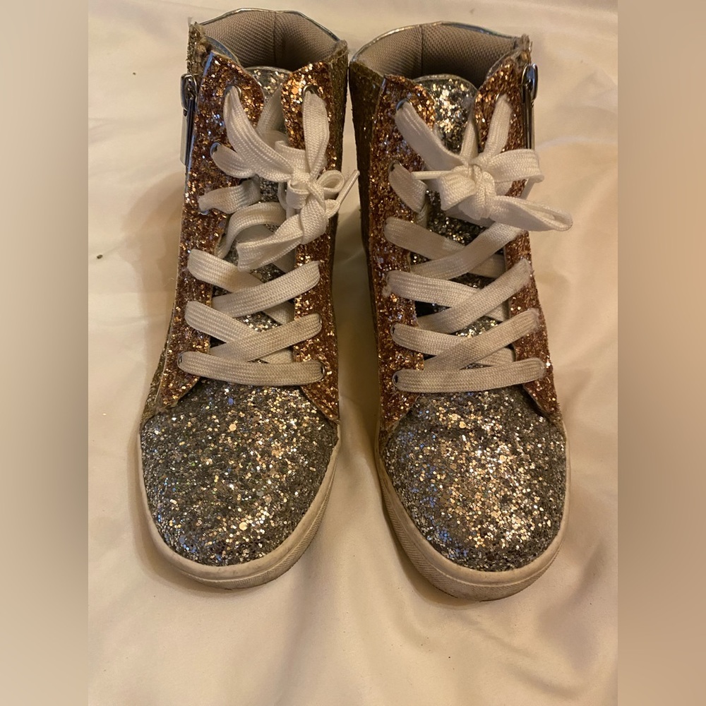 Kidpik girls shoes size 2